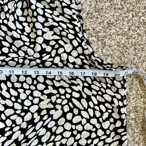 🦋 Who What Wear Black White Speckled Sleeveless High Neck Blouse Medium - Picture 6 of 6